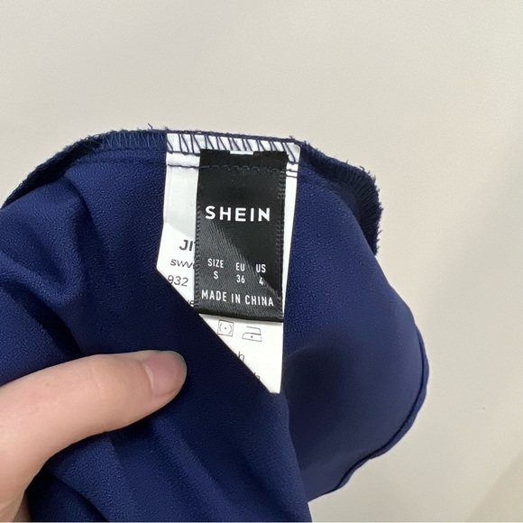 Shein Navy Scalloped Neck Button Tank - Picture 4 of 7